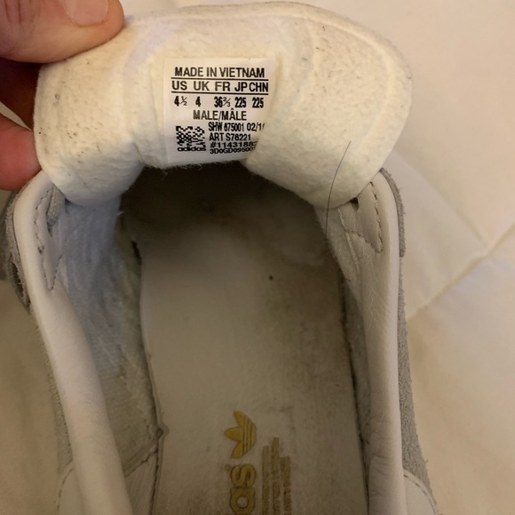 Light gray adidas gazelles - Picture 4 of 4